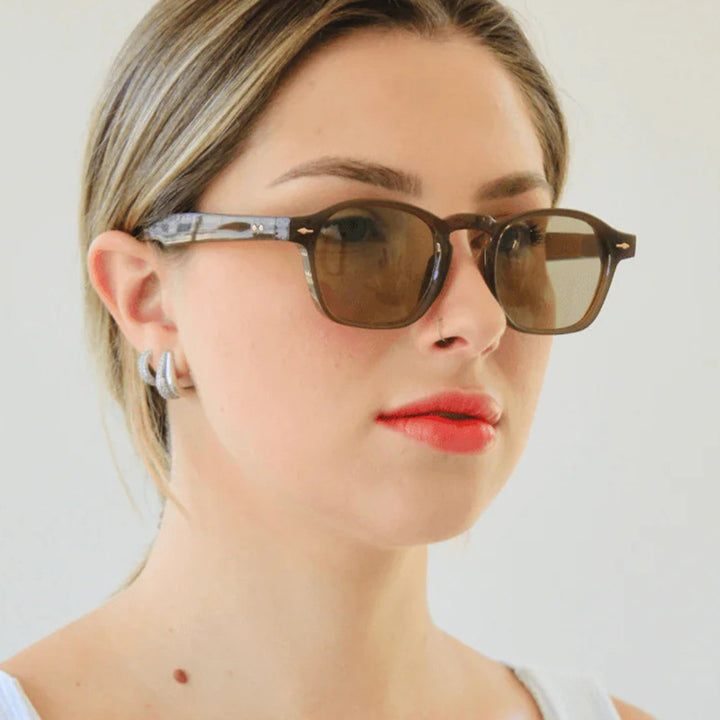 Ladies fashionable rectangular glasses with transparent frame Bowlift