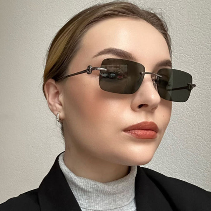 Ladies fashionable geometric glasses Bowlift
