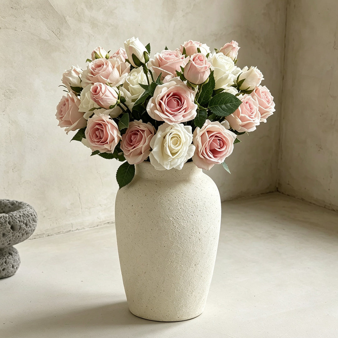 Elegant and modern ceramic vase Bowlift