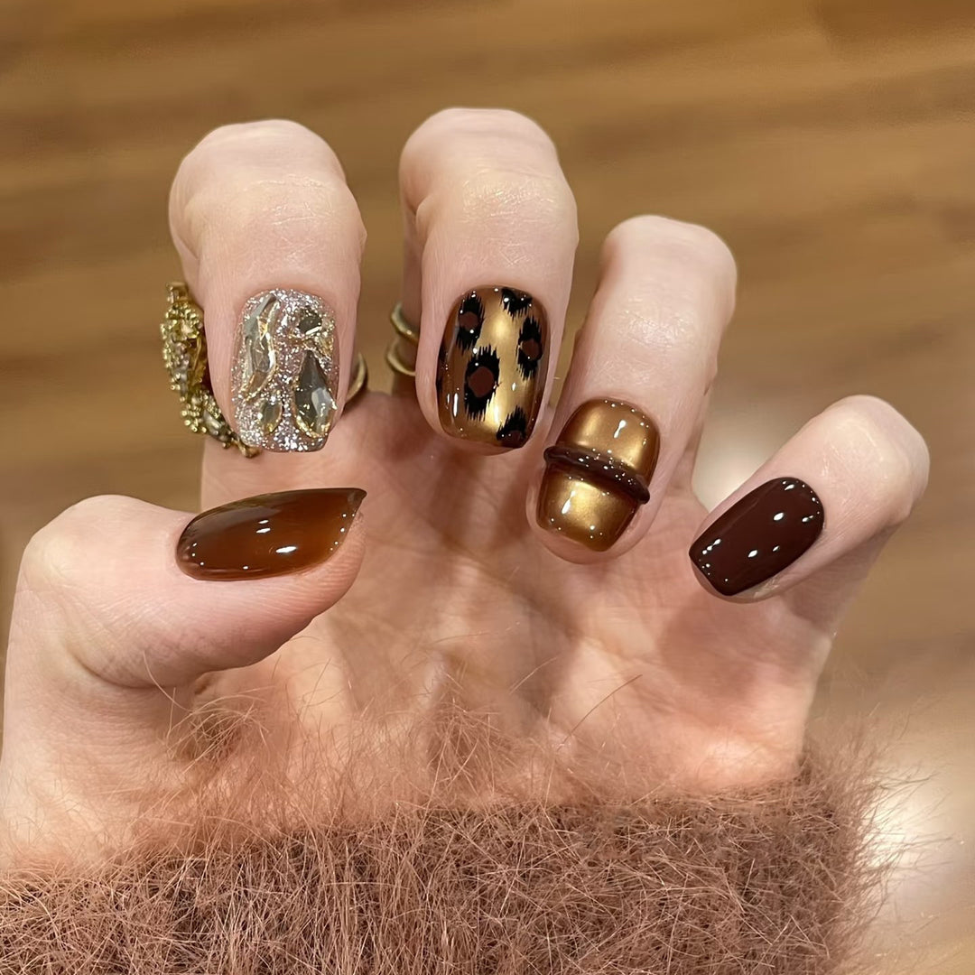 Artistic Floral-Embellished Press-On Nail Art Bowlift
