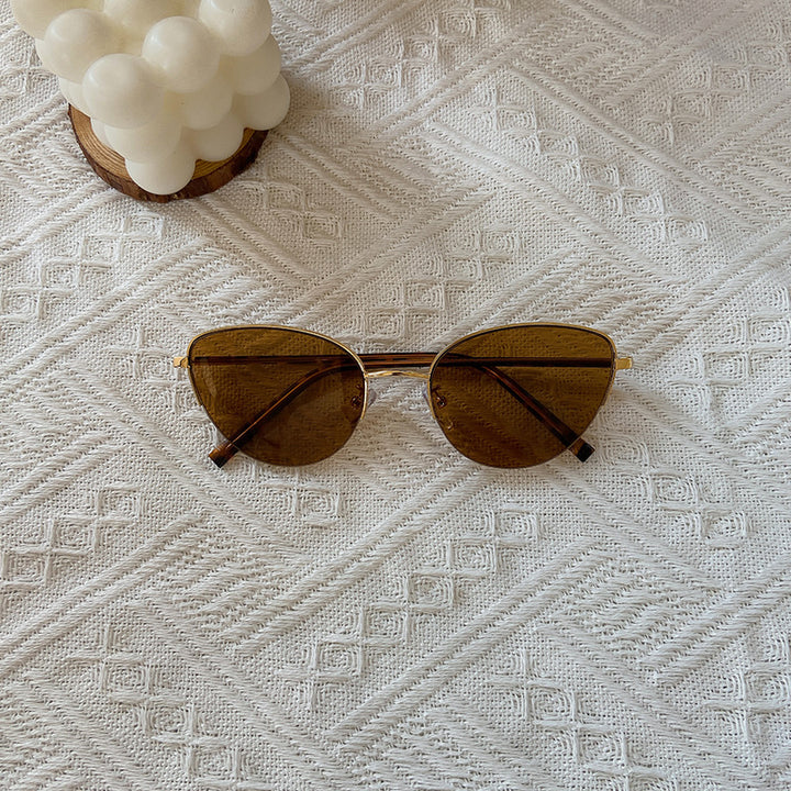 Fashionable Cat-Eye Sunglasses with Fine Metal Frame Bowlift