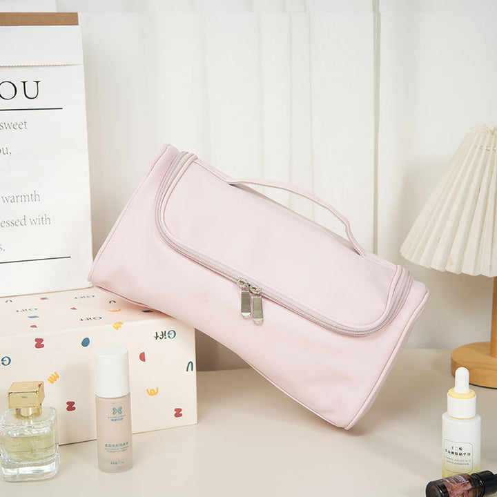 Travel cosmetics bag with multiple compartments Bowlift