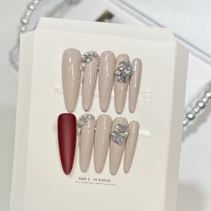 Rhinestone-Embellished Stiletto Nail Art Set Bowlift