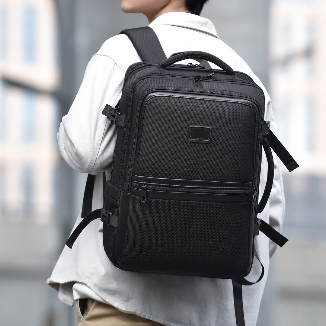 Elegant Laptop Backpack with Water-Repellent Material and Innovative Compartment System Bowlift