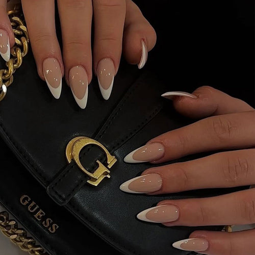 Artificial nails with elegant stiletto design Bowlift