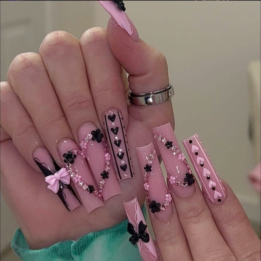 Fake nail set with playful 3D roses and elegant accents Bowlift