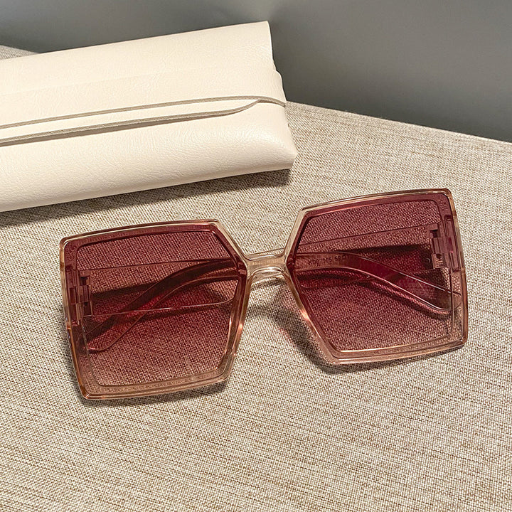 Women's square sunglasses with a sturdy frame and stylish design Bowlift