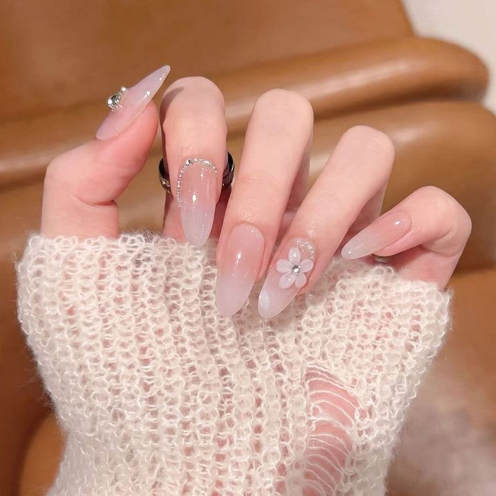 Floral Press-On Nail Art Set Bowlift