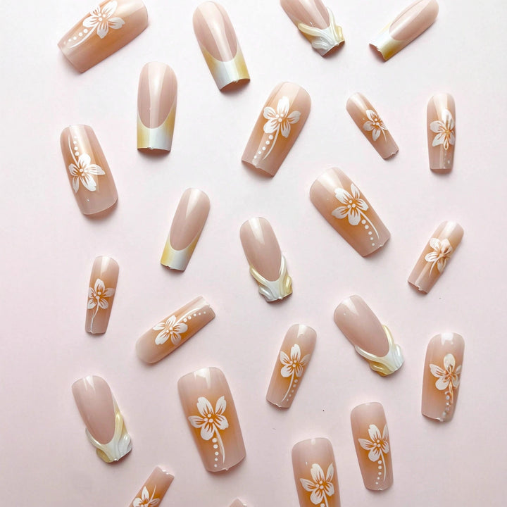 Artificial nail set with elegant floral designs and high-gloss finish Bowlift