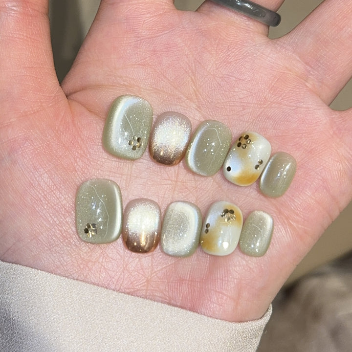 Artificial nails with modern accents Bowlift