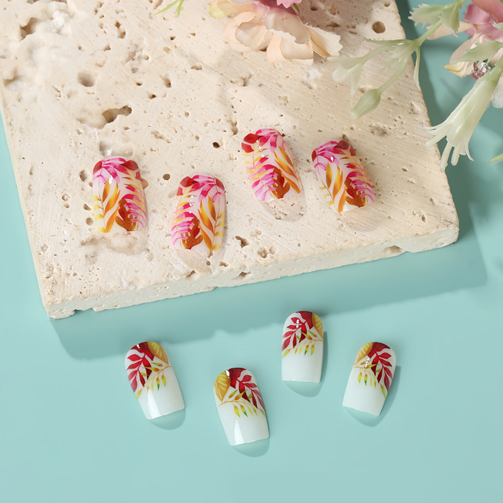 Stylish artificial nails with botanical designs Bowlift