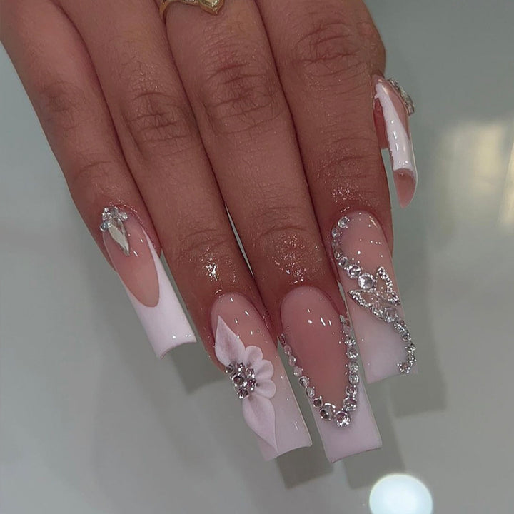 Glamorous Glittery Stiletto Press-On Nails Bowlift
