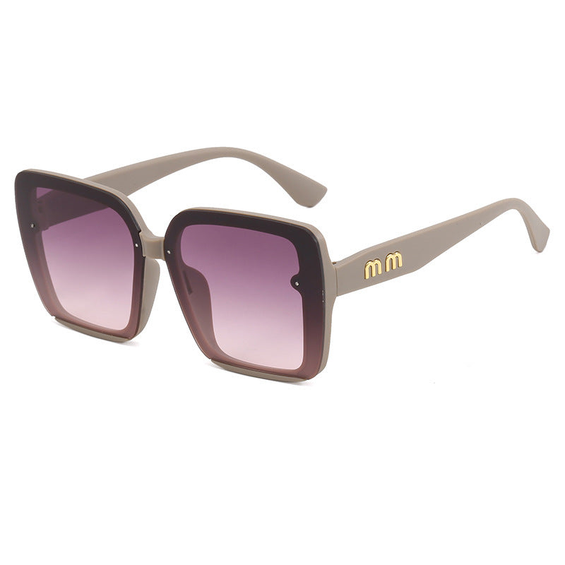 Women's sunglasses in modern square style Bowlift
