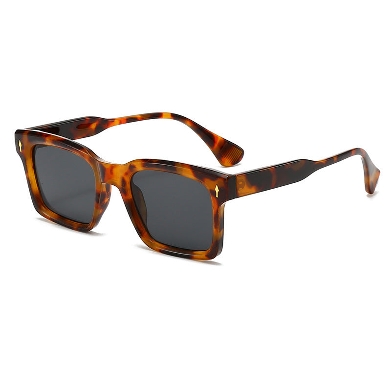 Ladies Rectangular Sunglasses in Elegant Tortoiseshell Design Bowlift