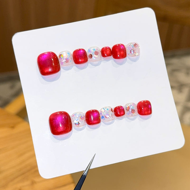 Artificial nails with sparkling accents and glittering design Bowlift