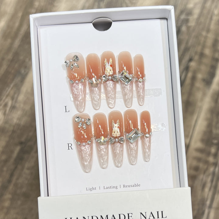 Glamorous Stiletto Press-On Nail Art Set with Elegant Decorative Elements Bowlift