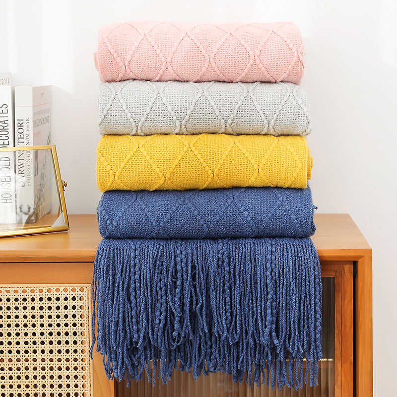 Women High-quality and stylish fleece blanket with modern textured pattern Bowlift