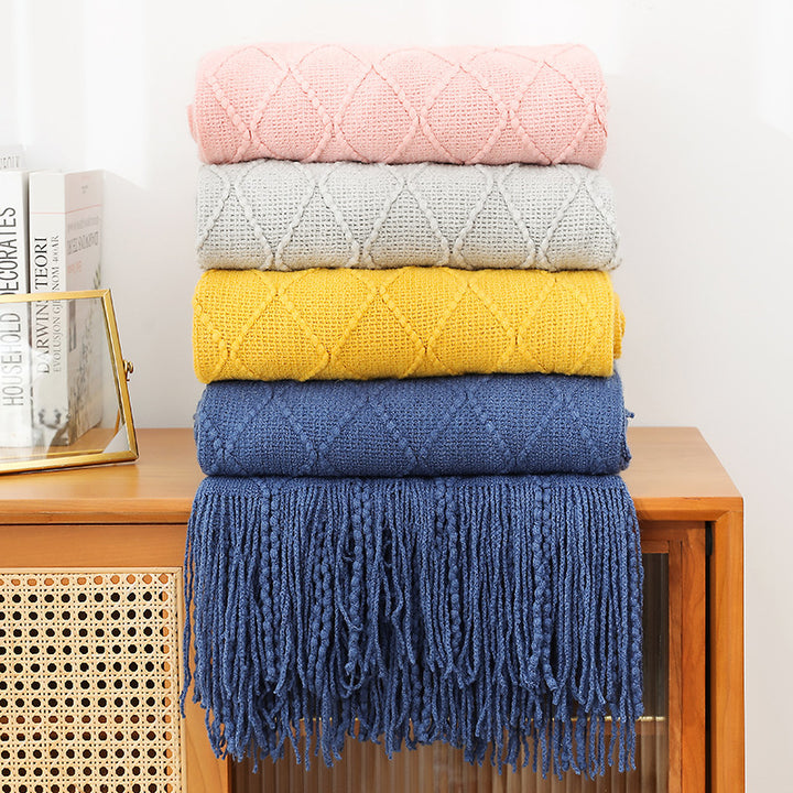 Women High-quality and stylish fleece blanket with modern textured pattern Bowlift