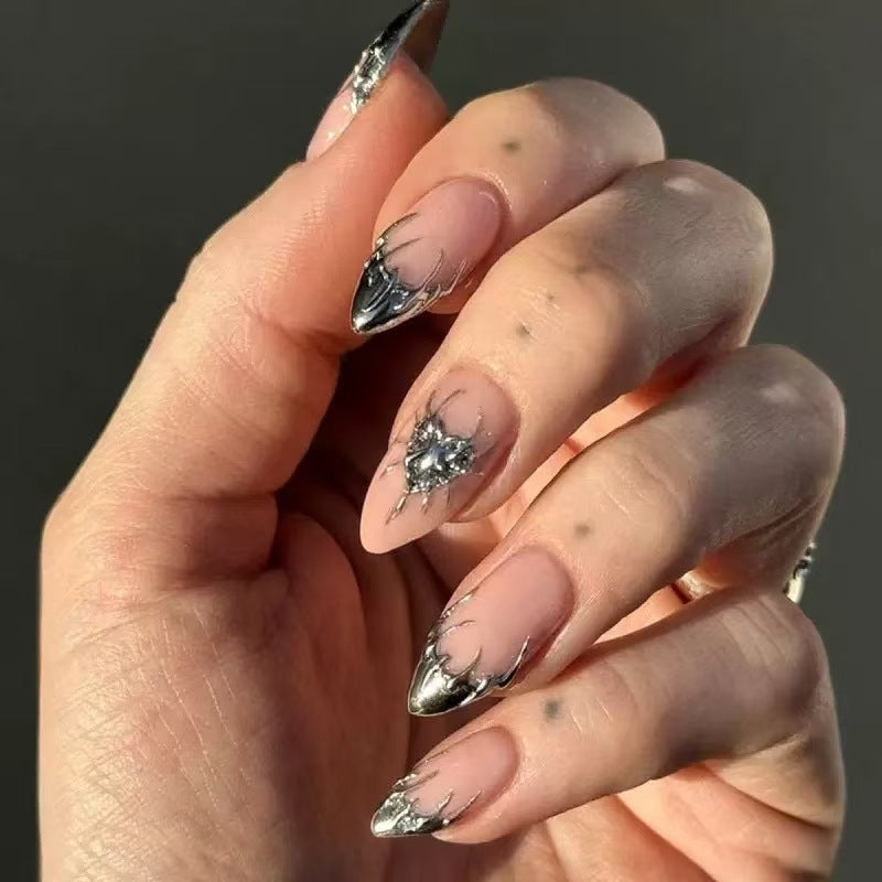 Artificial nails with metallic accents Bowlift