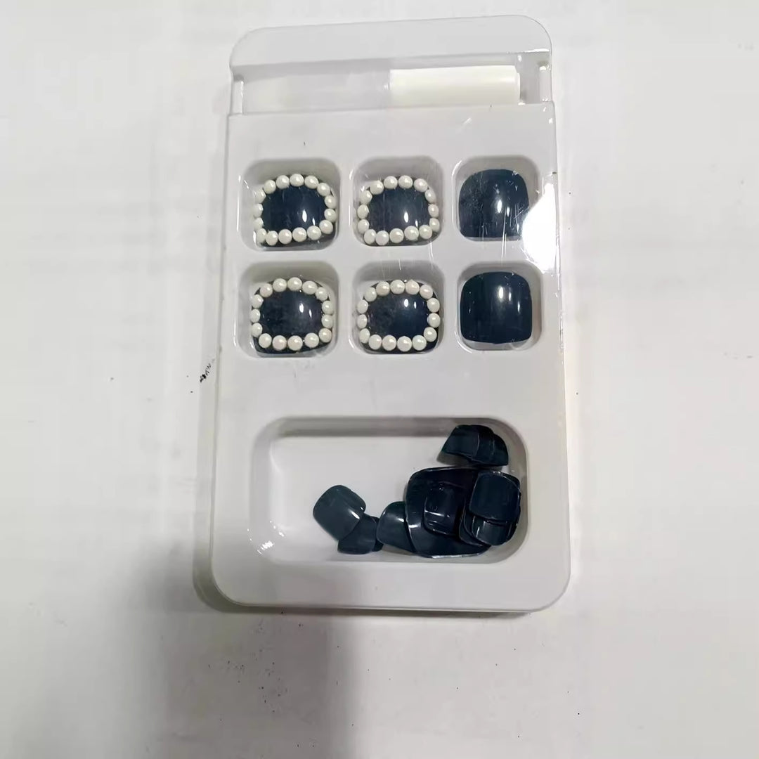 Decorative Press-On Nail Set with Pearl Accents Bowlift