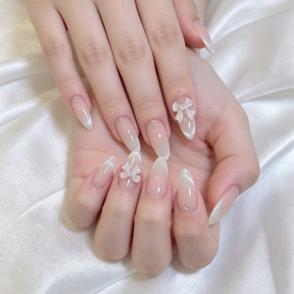 Artificial nails with elegant tip decoration Bowlift