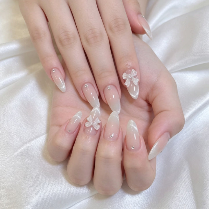 Artificial nails with elegant tip decoration Bowlift