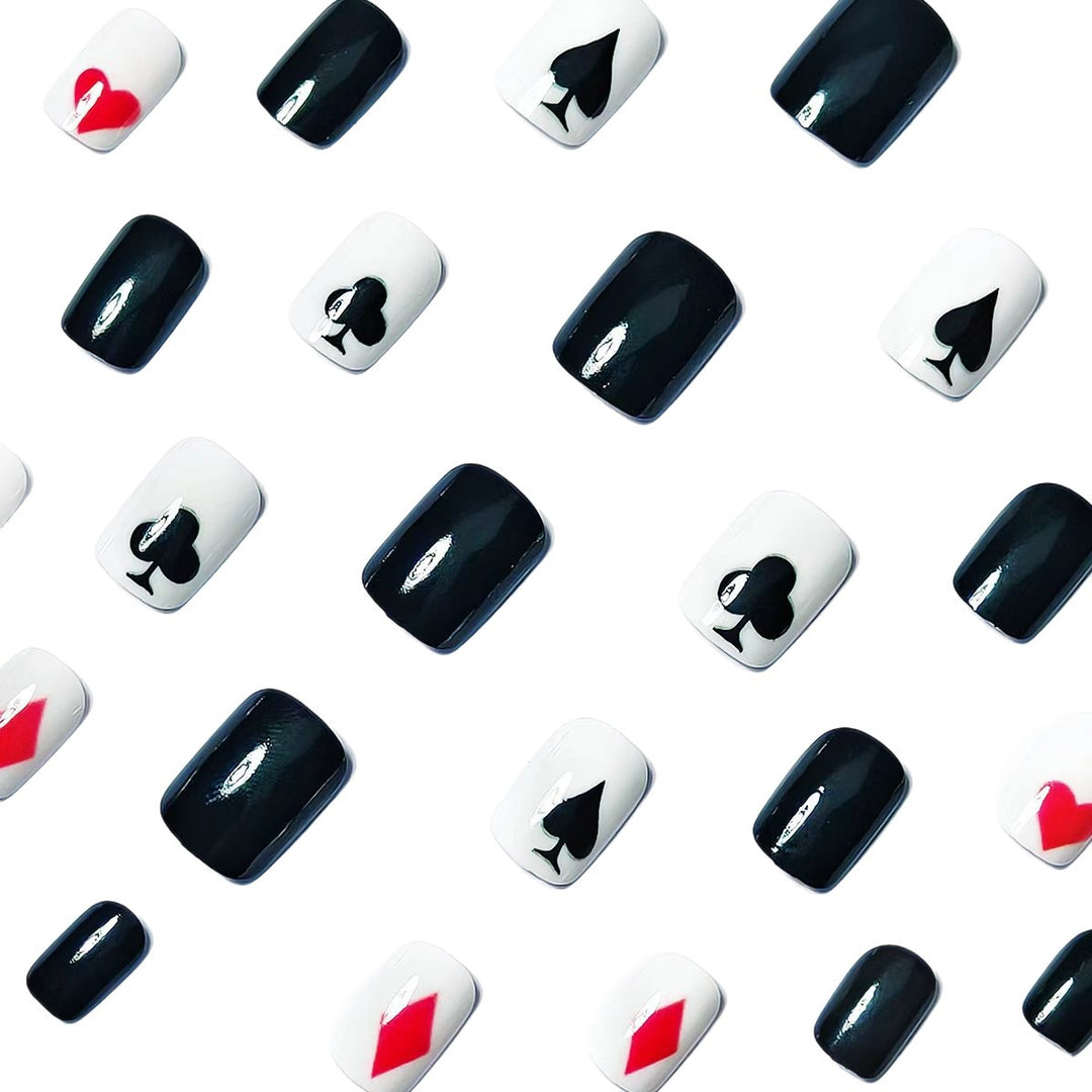 Playing Card-Themed Nail Art Bowlift