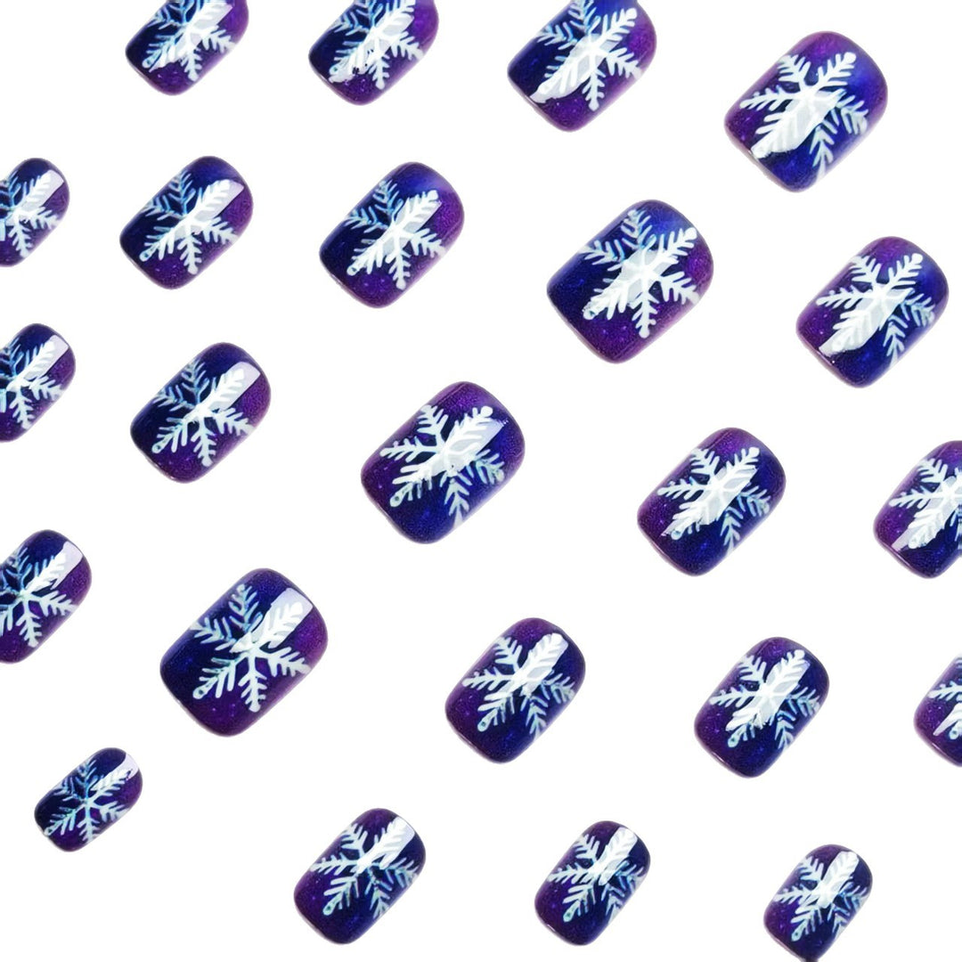 Winter-Theme Frosted Nail Art Bowlift
