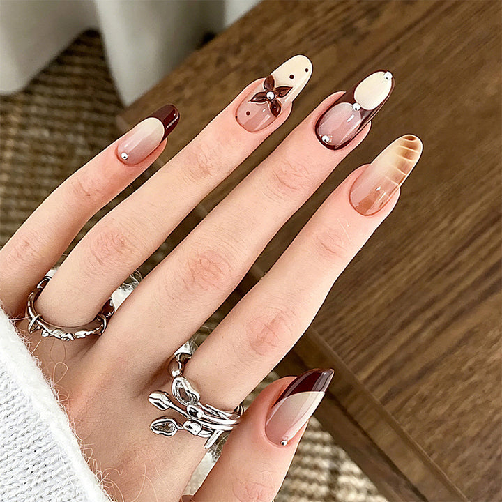 Elegant Artificial Nail Collection with Glitter Motifs Bowlift