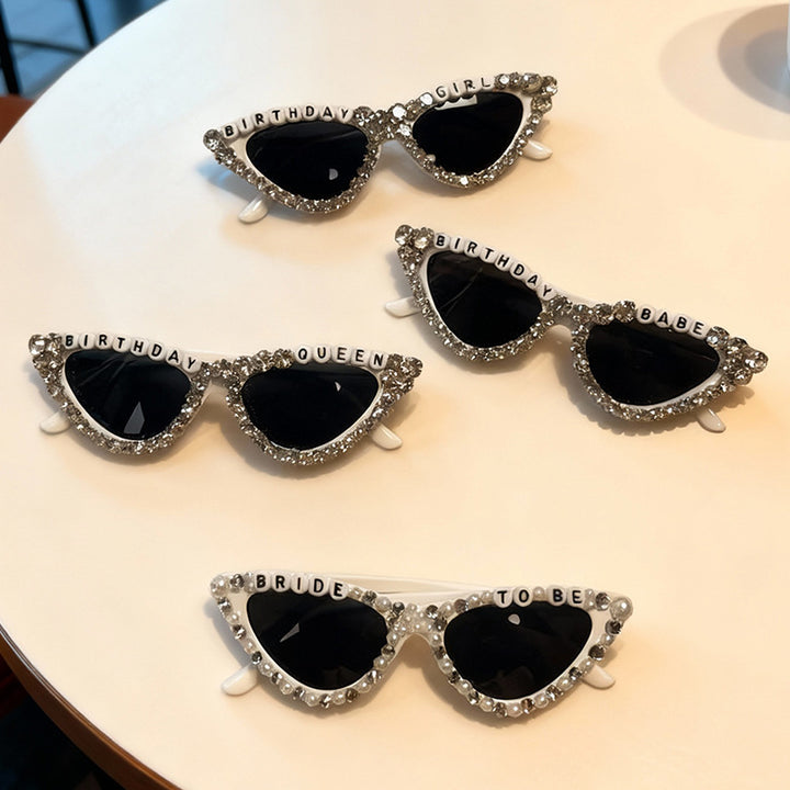 Glamorous Cat-Eye Sunglasses Bowlift