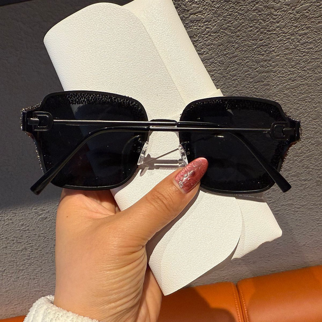 Women’s glamorous sunglasses with sparkling rhinestone embellishment Bowlift
