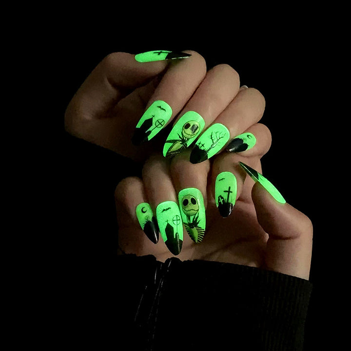 Creative Nail Art with Halloween Designs Bowlift