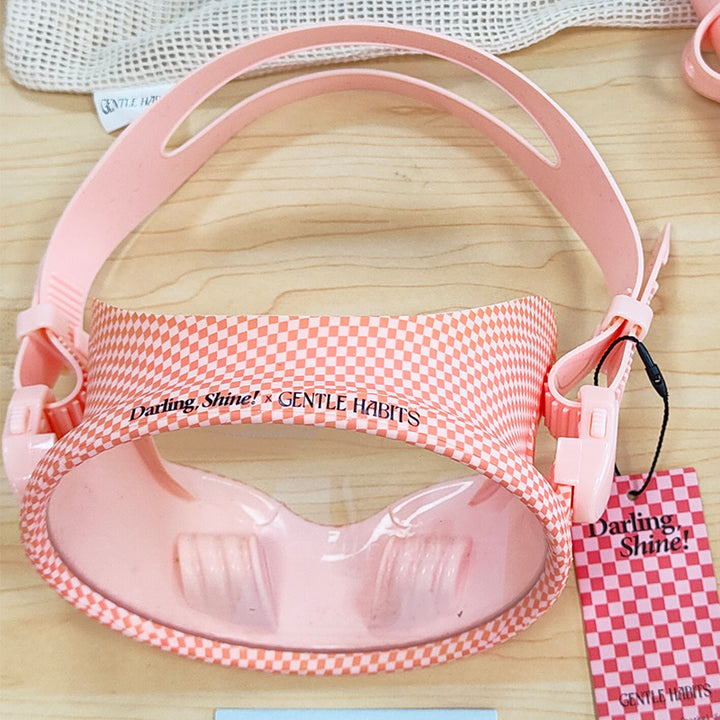 Swimming mask with ergonomic silicone sealing ring Bowlift