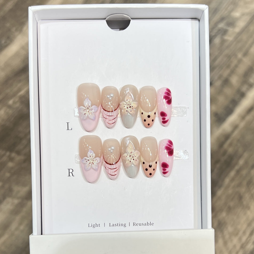 Floral and Polka Dot Press-On Nail Set Bowlift