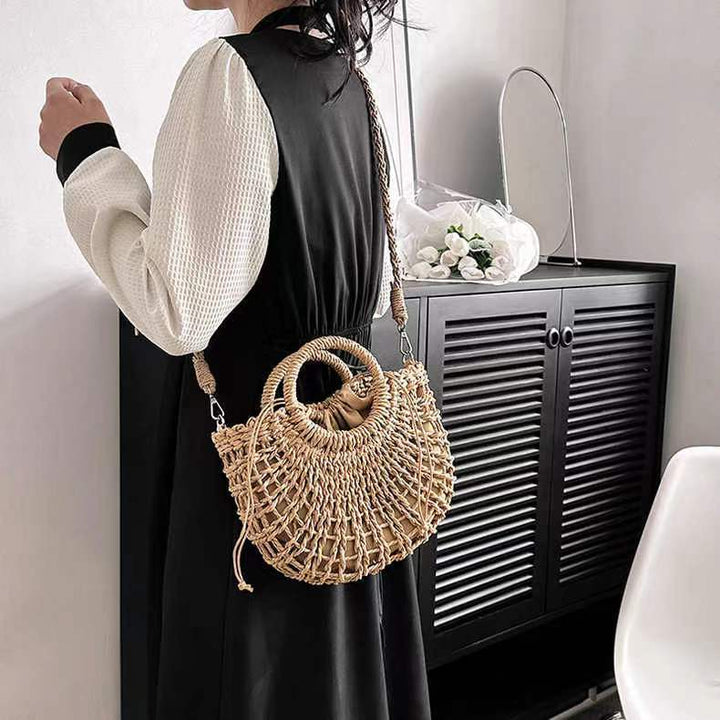 Handcrafted basket bag with playful design Bowlift