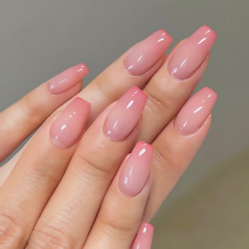 high-quality artificial nails with an elegant gradient Bowlift