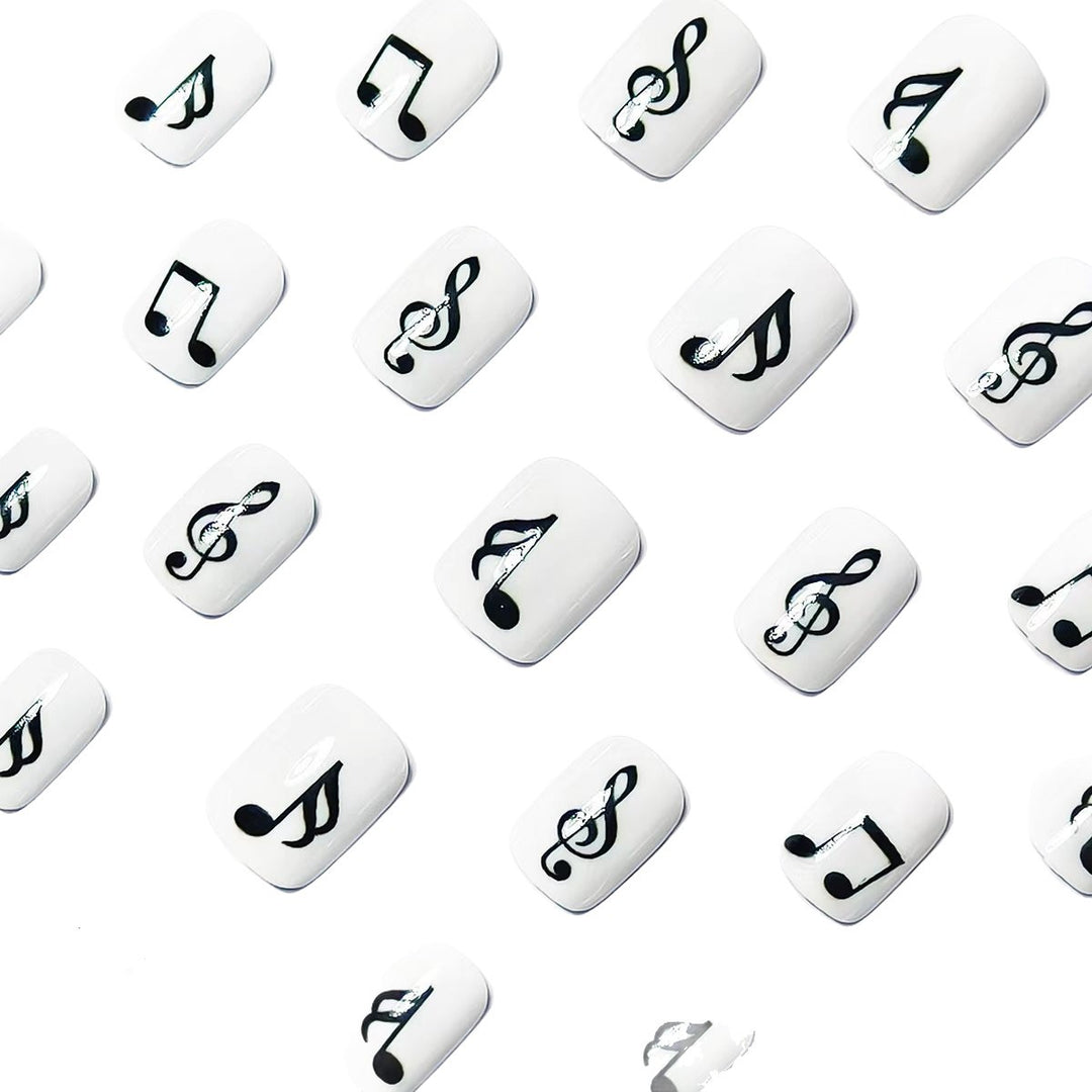 Artificial nails with music motif Bowlift