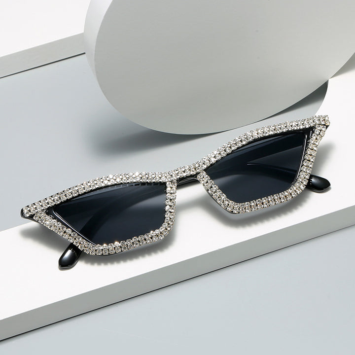 Women extravagant Cat-Eye sunglasses with sparkling crystal frame Bowlift