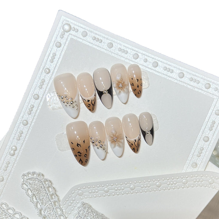 Artistic Leopard-Print Press-On Nail Set Bowlift