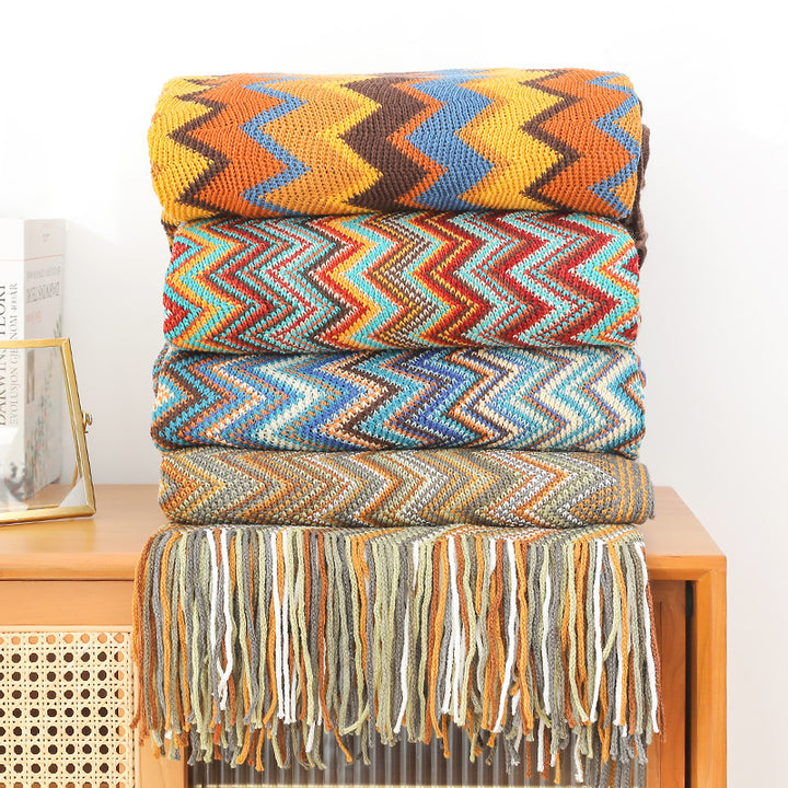 Ladies Decorative Zigzag Pattern Blanket Bowlift
