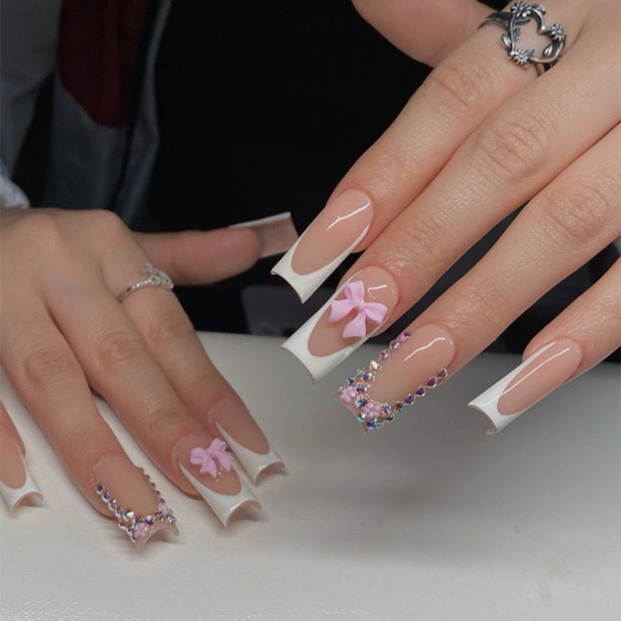 Artifical nail set with glamorous 3D bows and crystal embellishments Bowlift