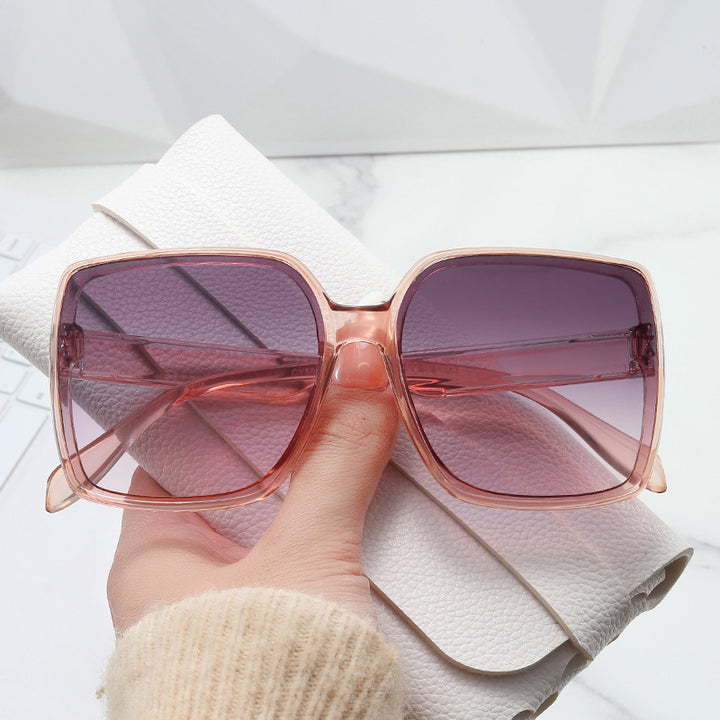 Ladies oversized sunglasses in modern tortoiseshell design Bowlift