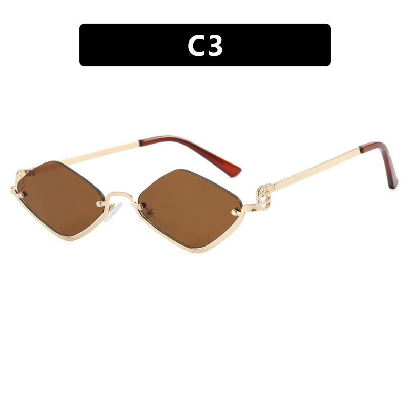 Ladies sunglasses in an elegant, geometric design Bowlift