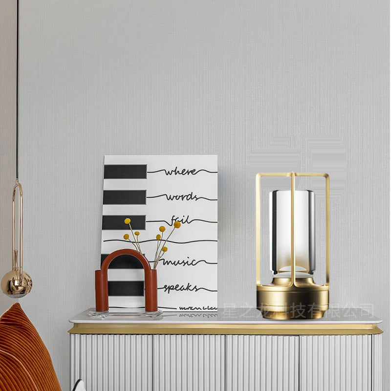 BowLift | Retro Metal Table Lamp