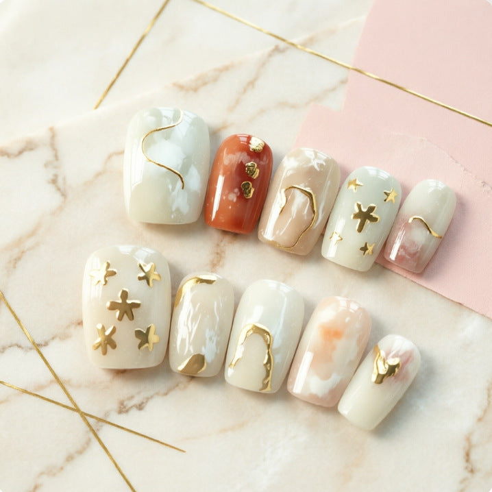 Exclusive Artificial Nails in Elegant Design Bowlift