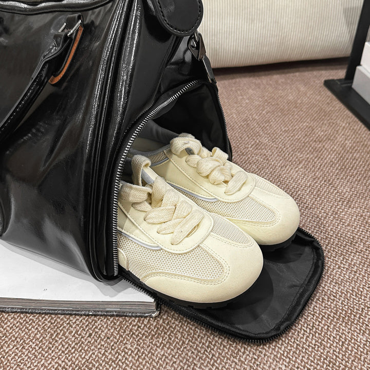 Elegant Sports Duffel Bag with Practical Compartments Bowlift
