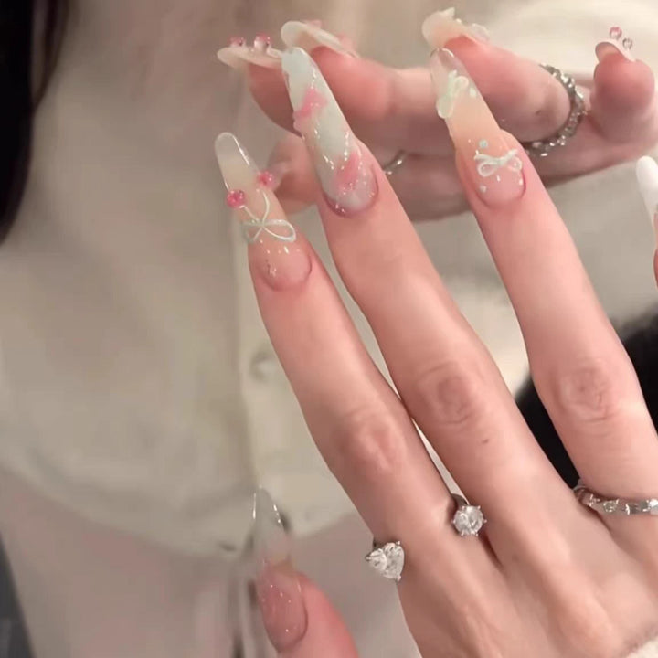 Decorative Nail Art Press-On Set Bowlift