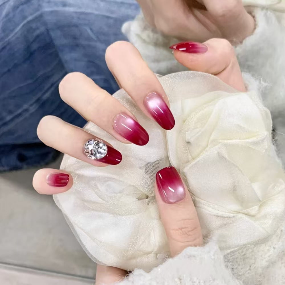 Glamorous Nail Makeup Bowlift