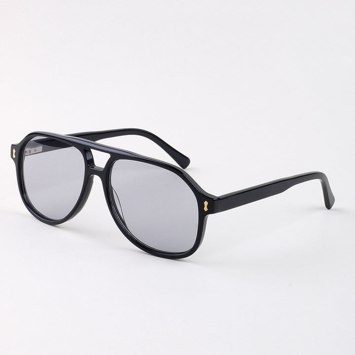 Women's modern sunglasses with innovative Bowlift frame