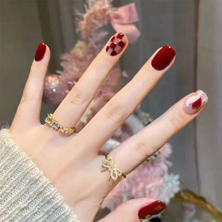 Elegant Nail Art with Gloss Finish Bowlift
